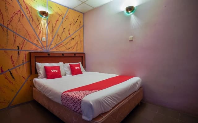 DJ Hotel Lumut by OYO Rooms - photo 5