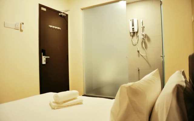 Gem Hotel Nusajaya - photo 4