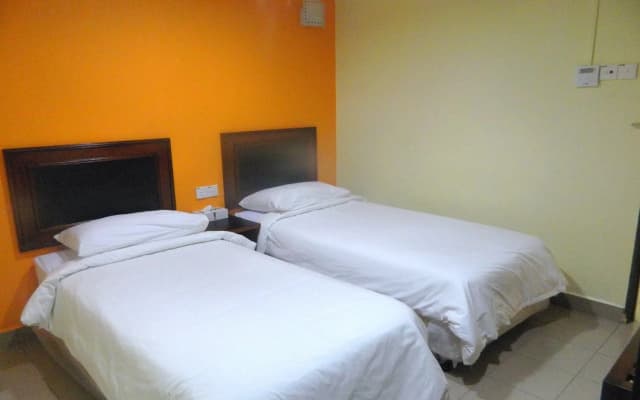 Embassy Hotel - photo 4