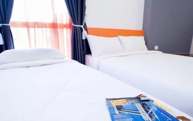 Big Orange Hotel - photo 4