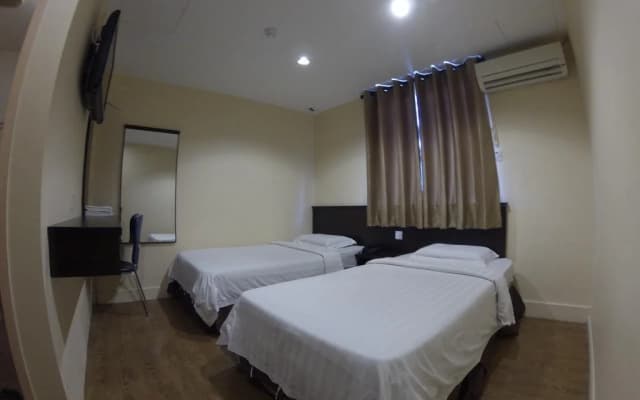 Hotel Kinabalu - photo 3