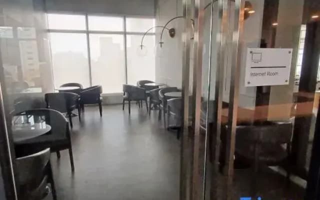 Stylish 2BR at Urban Suite With Infinite Pool - photo 2
