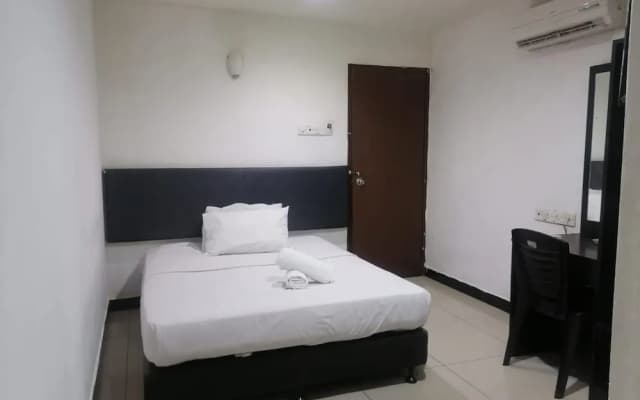 OYO 90392 Pulai City Hotel - photo 5