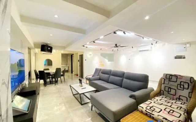 BrandNew Luxury House &Karaoke @BM Near Iconcity by Jovial - photo 2