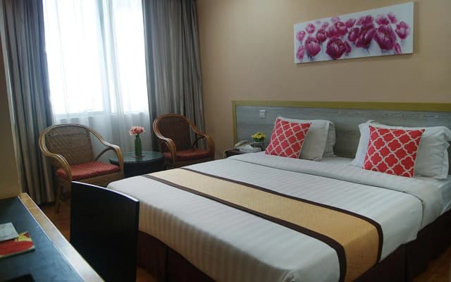 TD Plaza Hotel - photo 3