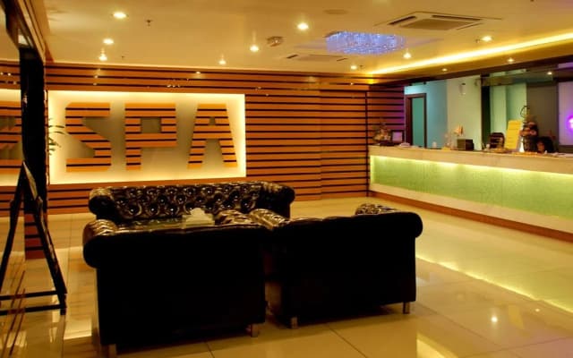 Berjaya Waterfront Hotel - photo 2