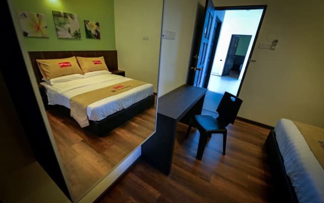 Palm City Villa - photo 2