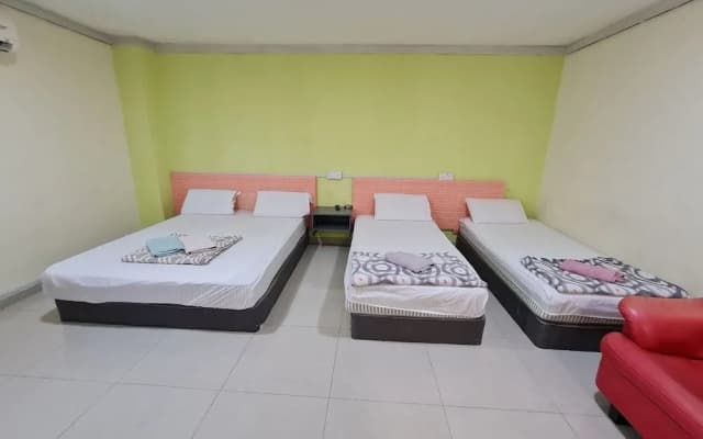 OYO 90442 Newtown Star Hotel - photo 4