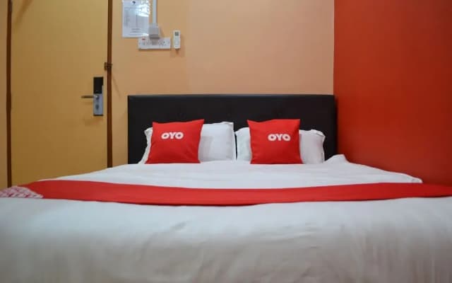 OYO 89691 Hotel Puteri Miqaila - photo 4
