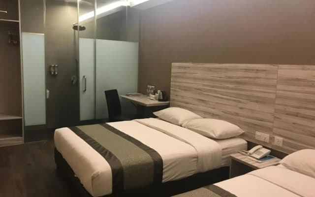 Hotel Austin Paradise Skudai - photo 5