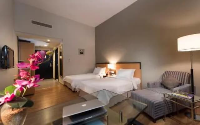 Kingwood hotel - photo 2