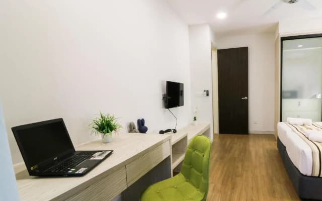 Tropical Villa Service Suite - photo 2