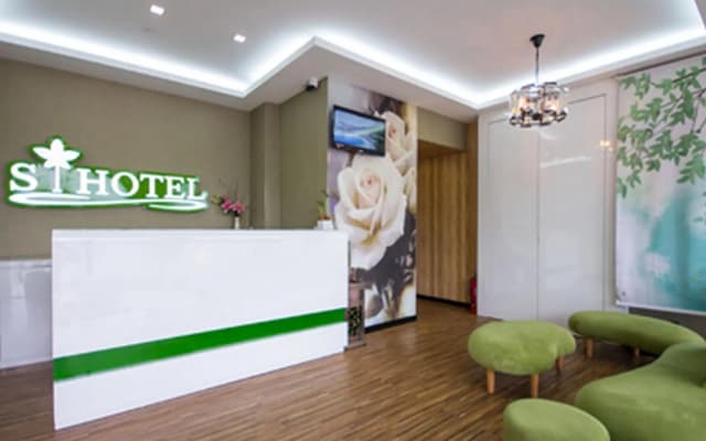 S Hotel - photo 2