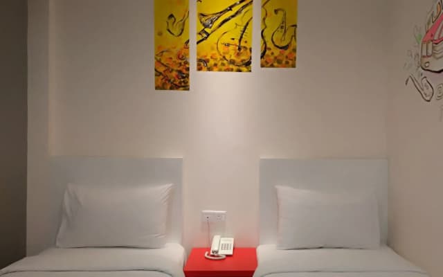Hotel Strawberry Fields - photo 4