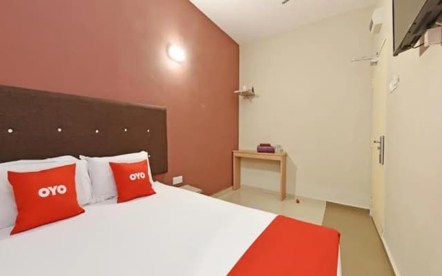 Super OYO Capital O 90556 Hotel Cherita Rooms - photo 3