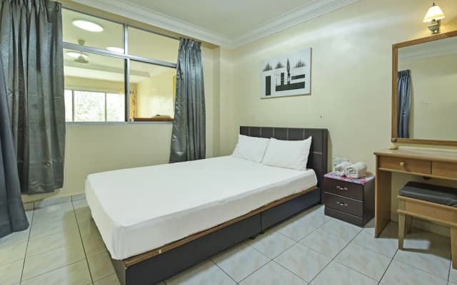 Apartment Teluk Batik - photo 3