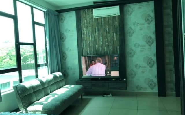 02-AUSTIN REGENCY JY HOMESTAY for 2pax Pool View - photo 2