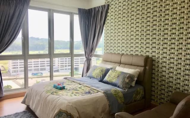One South Garden Apartment - photo 2