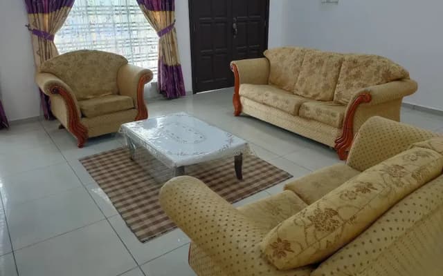 OYO 90228 D'anjung Villa 4bhk - photo 5