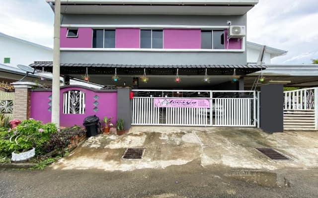 OYO 90198 Aleesya Homestay - photo 2