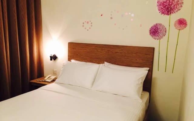 Hotel Sri Sutra Taman Serdang Perdana - photo 2