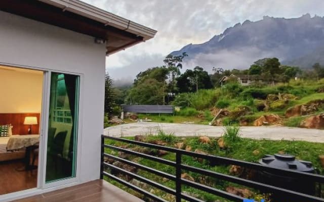 Sling & Stone Mountain Suites - photo 3