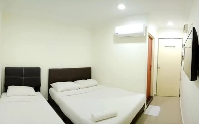 Cattleya Glory Hotel - photo 3