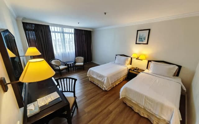 The Putra Regency Hotel - photo 4