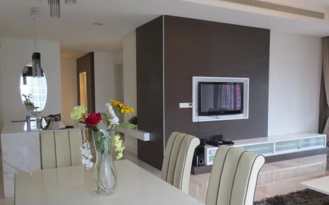 Pavilion Apartments - photo 2