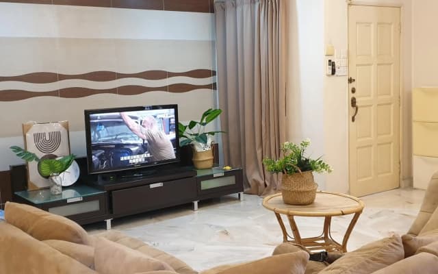 Airport Garden Stay #corner hoise 5 rooms #free wifi #parking #tv chanel - photo 2
