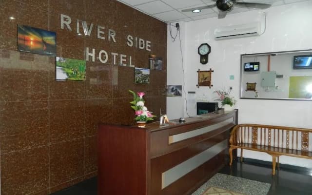 Riverside Hotel - photo 2