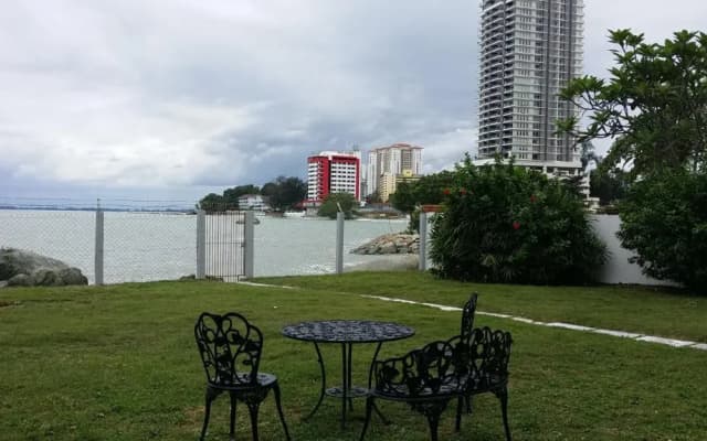 Beach Front Bungalow Tanjung Bungah - photo 2