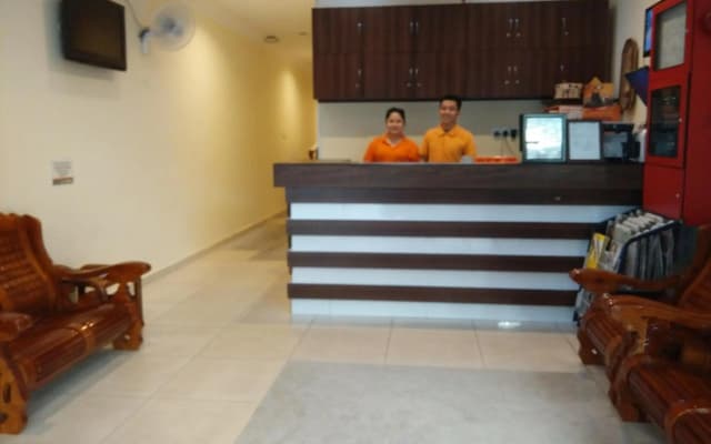 Hotel Traveller - photo 2