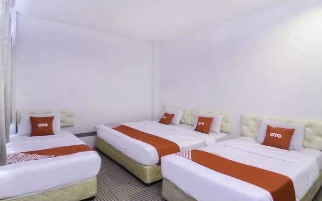 OYO 44017 L & C Premium Stay - photo 3