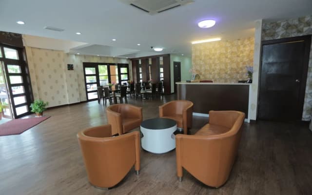JAM Hotel Kota Warisan Sepang @ ERL Salak Tinggi, KLIA 1-2 & F1 - photo 2
