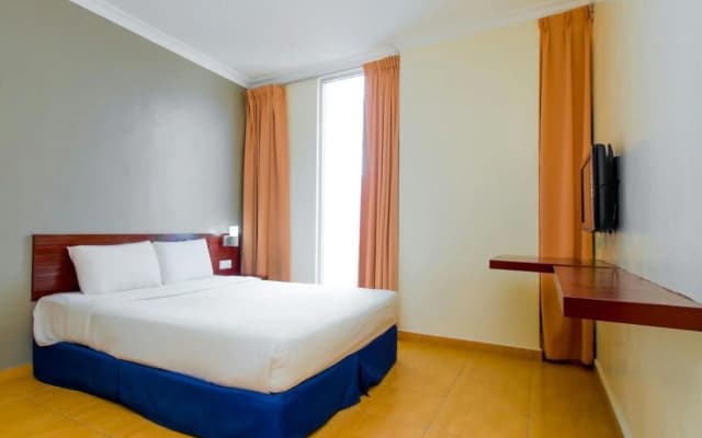 Ample Hotel - photo 4