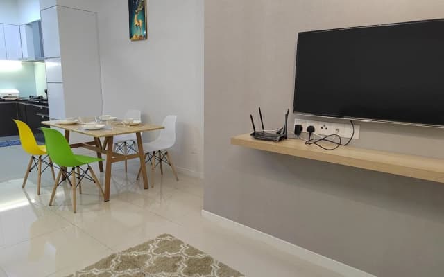 Executive 2-Bedroom Next to Paradigm Mall and New World Hotel - photo 4
