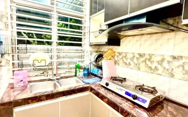 Homestay Selesa KPB Guest House - photo 5