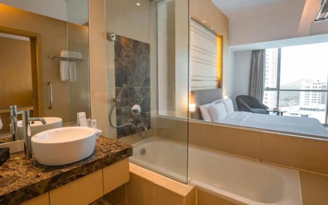 Novotel Kota Kinabalu - photo 2