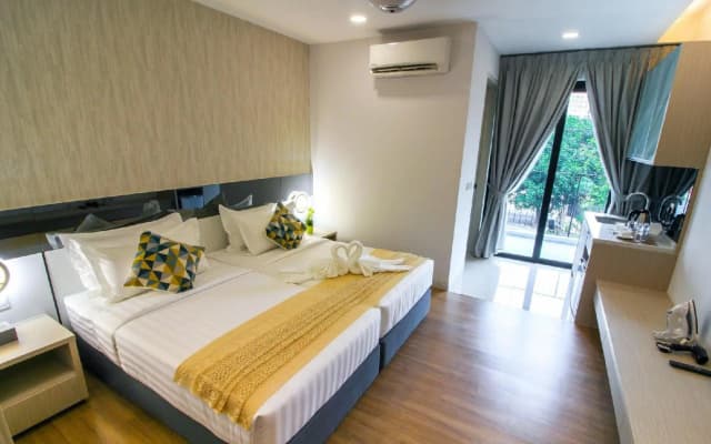 Tropical Villa Service Suite - photo 3