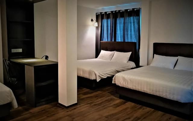 Hotel Longhouse - photo 3