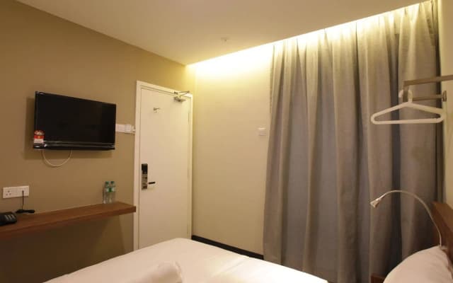 Max Hotel Subang Jaya - photo 5
