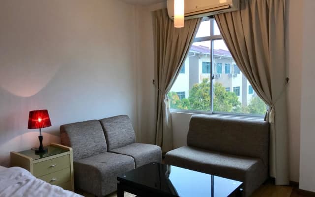 Natol Homestay - Kuching Home Penthouse Airport Road - photo 3