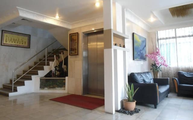 Regent Hotel - photo 2