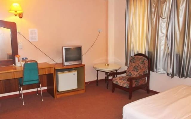 Golden Palms Hotel - photo 4
