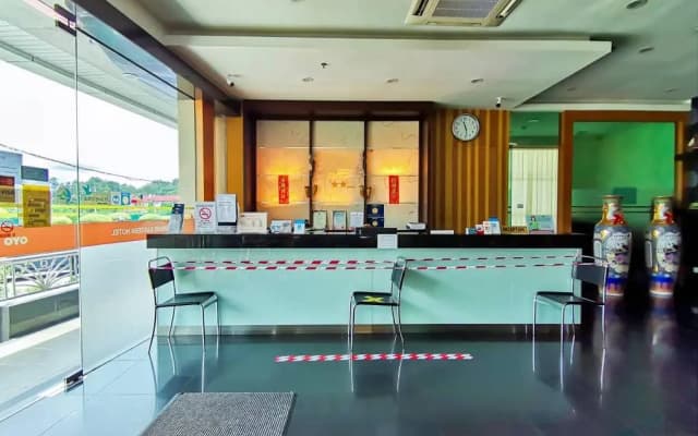 Grand Eastern Hotel Sdn Bhd ( 877519-A ) - photo 3