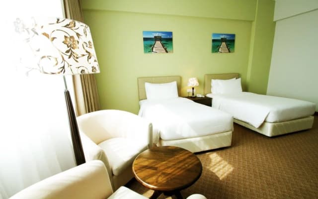 The Regency Waterfront Hotel - photo 5