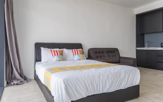 OYO Home 43951 Fair  Studio Empire City Marriot - photo 3
