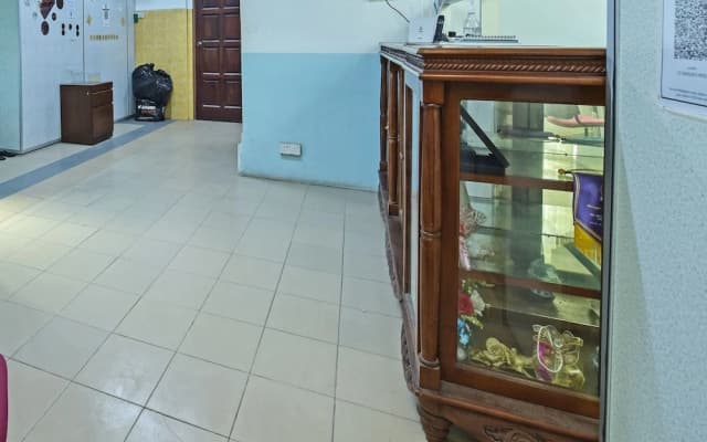 OYO 90441 Cz Traveler's Hotel - photo 2