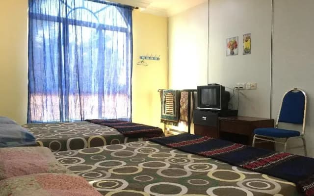 Azra Inn by OYO Rooms - photo 5